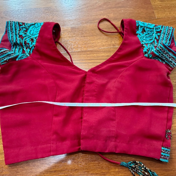 ✨ Gorgeous G3 Red & Teal Sequined Sari with Blouse✨ - Picture 2 of 3